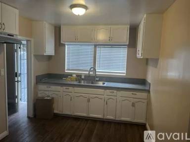 Main picture of 1423 W 106th St