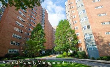 Main picture of 4920 N Marine Dr