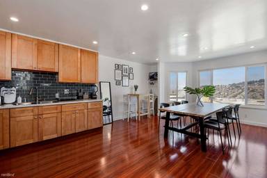 Main picture of 629 Lakeview Ave