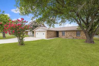 Main picture of 2205 Lamplight Dr