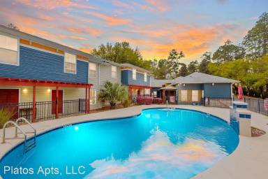 Main picture of 2400 W Tharpe St