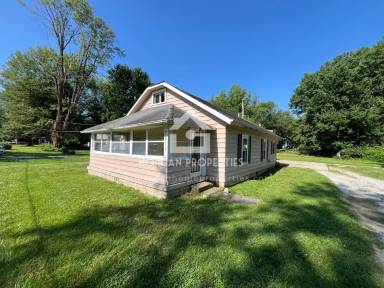 Main picture of 7239 Sprague St