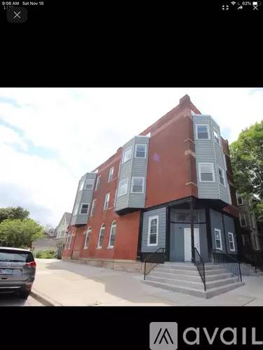 Main picture of 1801 W School St