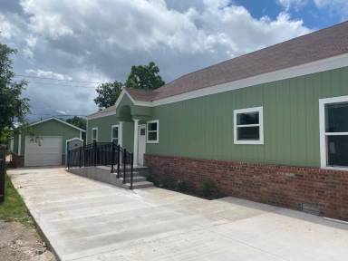 Main picture of 1618 8th St