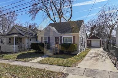 Main picture of 647 Victoria Ave