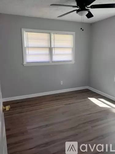 Main picture of 33 Deason St