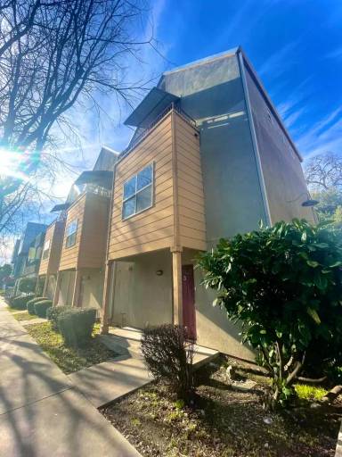 Main picture of 536 Cedar St