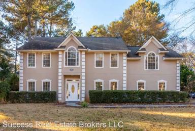 Main picture of 4385 Pinewalk Dr