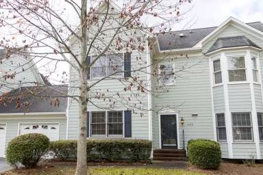 Main picture of 1422 Heritage Landing Dr