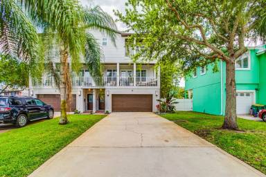 Main picture of 400 14th Ave N