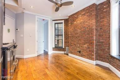 Main picture of 3 W 103rd St
