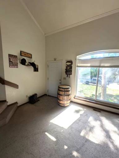 Main picture of 6740 Holt Dr