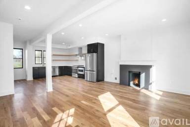 Main picture of 1395 Cadillac Blvd