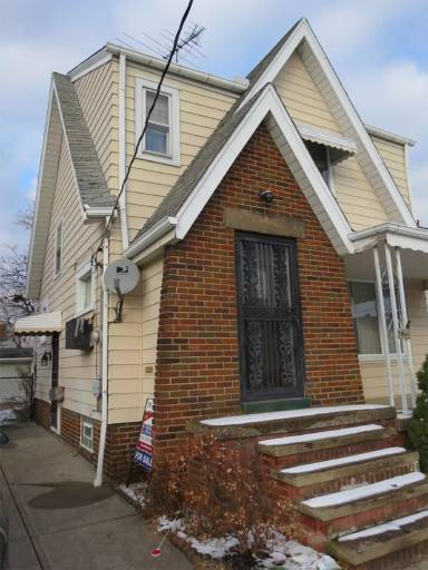 Main picture of 5914 Vandalia Ave