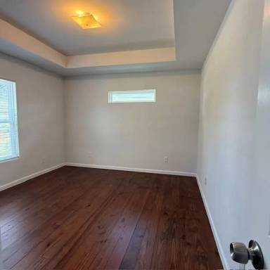 Main picture of 762 Parklawn Cir