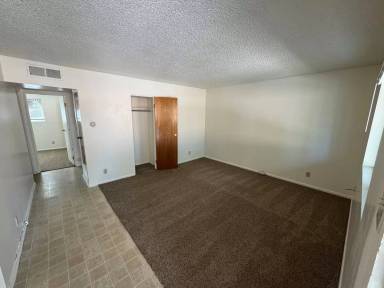 Main picture of 863 W Montvale Ave