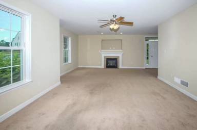 Main picture of 215 Springmont Dr