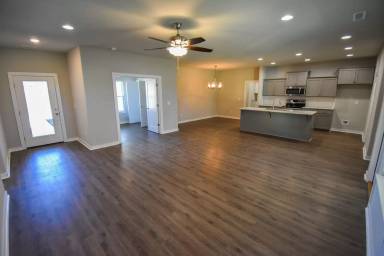 Main picture of 425 N Tacoma St