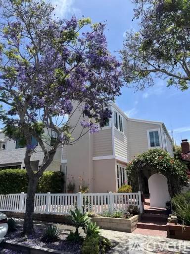 Main picture of 502 Acacia Ave