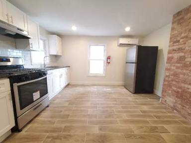 Main picture of 261 Hutton St