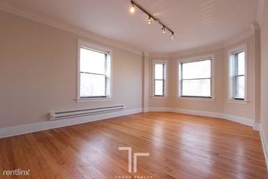 Main picture of 2327 N Rockwell St