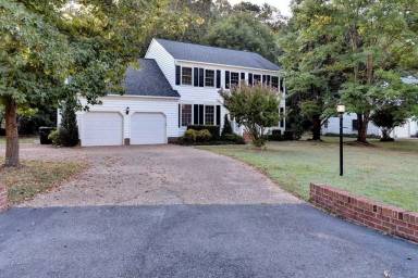 Main picture of 106 Dawn Pl
