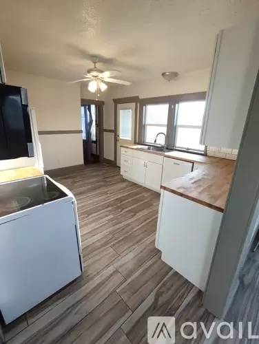 Main picture of 828 W Nora Ave