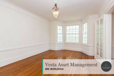 Main picture of 171 3rd Ave