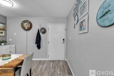 Main picture of 1250 Golden Cir