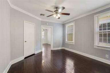 Main picture of 3432 3438 Danneel St