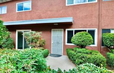 Main picture of 1060 E Washington Ave