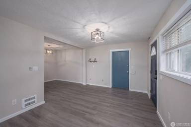 Main picture of 3956 Road L.2 NE