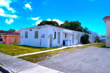 Main picture of 425 Lewis St