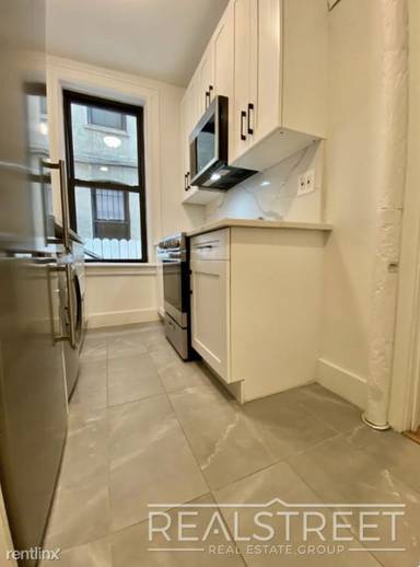 Main picture of 817 8th Ave