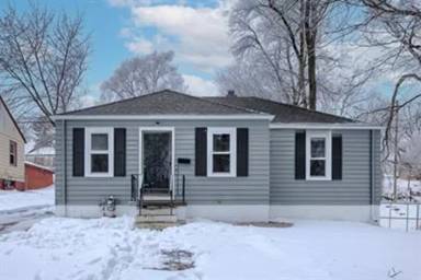 Main picture of 6504-6532 N 33rd St