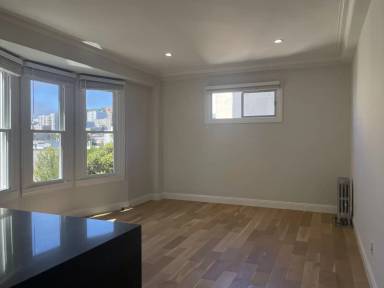 Main picture of 2165 Larkin St