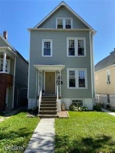 Main picture of 2831 N Harding Ave