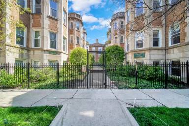 Main picture of 877 W Cornelia Ave