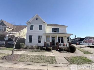 Main picture of 13 Rockingham Dr