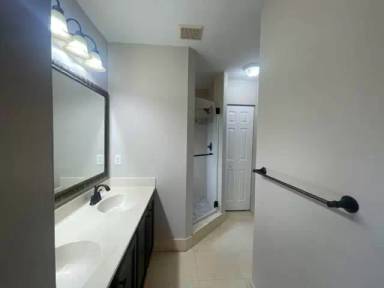 Main picture of 6092 Eaton St