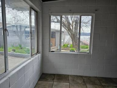 Main picture of 13955 Lakeshore Dr