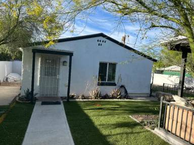Main picture of 2019 E Silver St