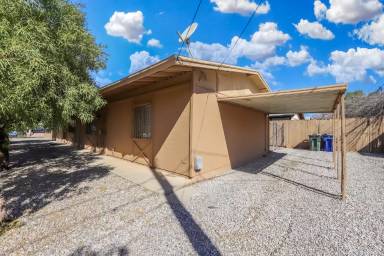 Main picture of 3004 N Sparkman Blvd