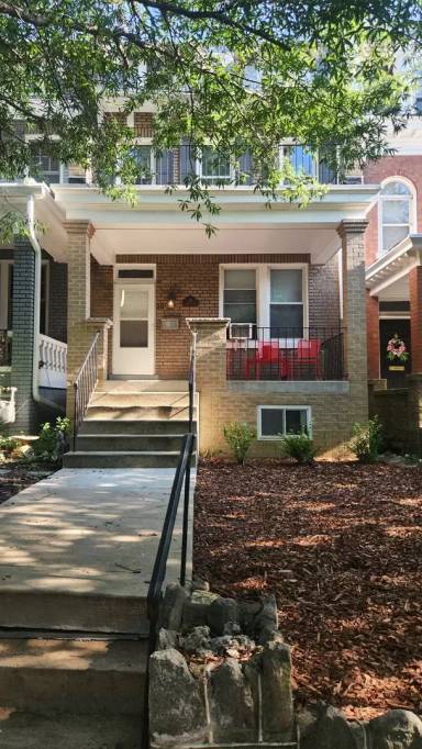 Main picture of 20 Adams St NW