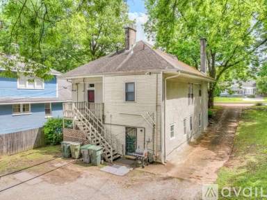 Main picture of 1526 N Parkway