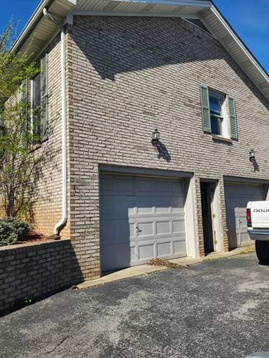 Main picture of 111 Robin Dr