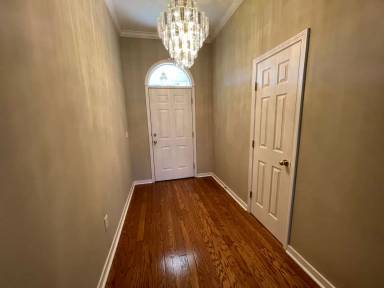 Main picture of 217 Kirkwood Dr