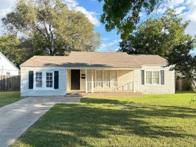 Main picture of 2612 30th St
