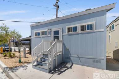 Main picture of 971 W Main St