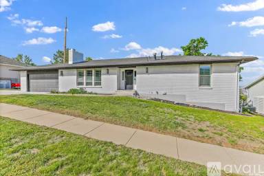 Main picture of 986 Fair Oaks Dr